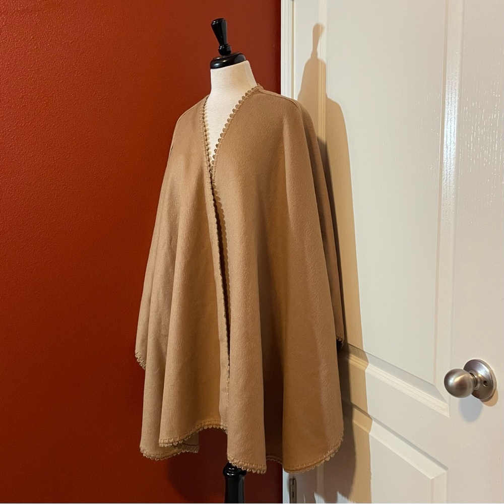 Novica Women’s Baby Alpaca Wool Tan Handmade Peruvian Artisan Shawl‎ Cape Poncho